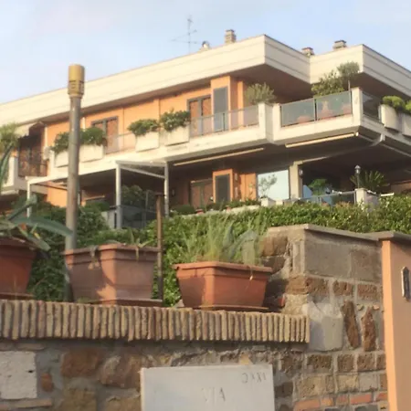 Domus Apartments Bed & Breakfast