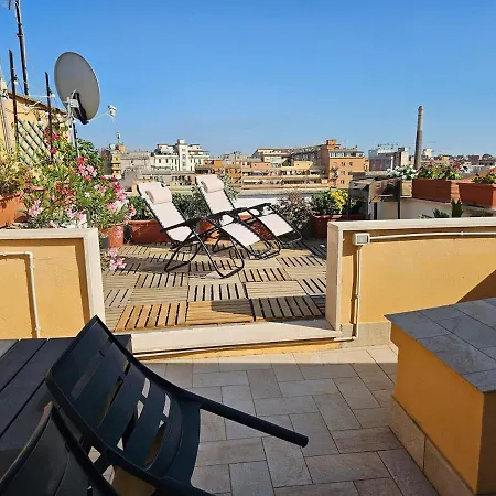 Apartment Luminoso Attico Con Terrazza