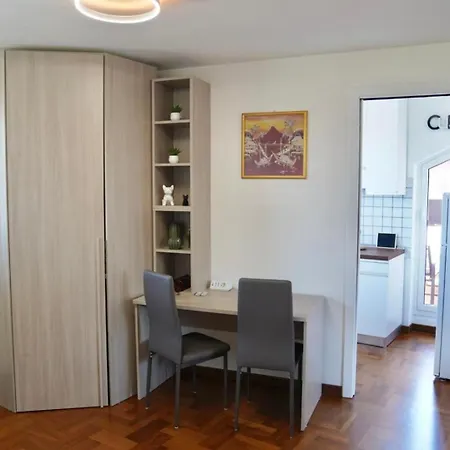 Domus Arvali Apartment *