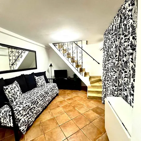 Machiavelli House Apartment *