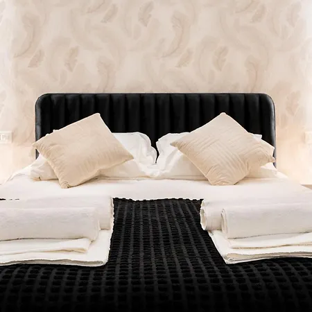 Centocinque Aparthouse - Luxe Apartment *