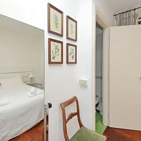 Pantheon Rondanini Apartment