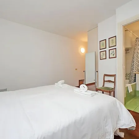 Pantheon Rondanini Apartment