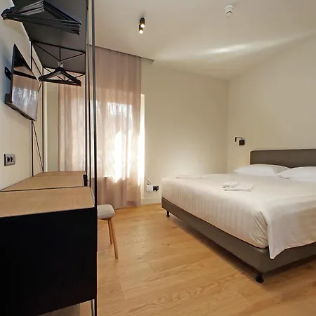 Guest house The Place Gallia Rome