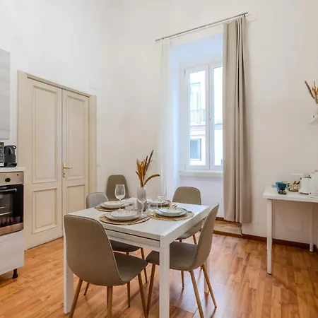 Apartment Storico In Zona Barberini *