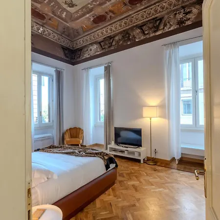 Apartment Storico In Zona Barberini