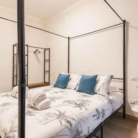 Appartamento C3 Class Apartment, 2 Da Letto, 2 Bagni, Giardino Distante 15 Minuti A Piedi Da Fontana Di Trevi Roma