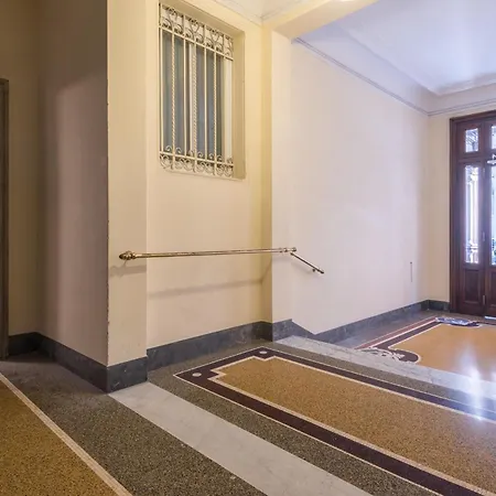 Appartamento C3 Class Apartment, 2 Da Letto, 2 Bagni, Giardino Distante 15 Minuti A Piedi Da Fontana Di Trevi Roma