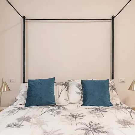 Apartman C3 Class Apartment, 2 Da Letto, 2 Bagni, Giardino Distante 15 Minuti A Piedi Da Fontana Di Trevi Róma