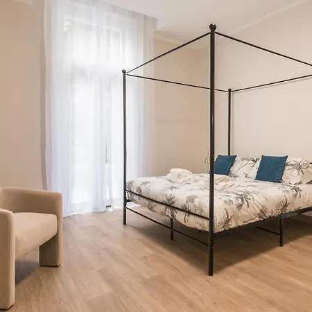 C3 Class Apartment, 2 Da Letto, 2 Bagni, Giardino Distante 15 Minuti A Piedi Da Fontana Di Trevi Appartamento