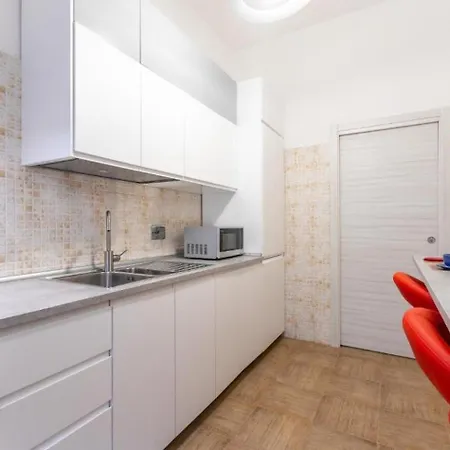 Roma Suite - Trastevere Train Station * Rome