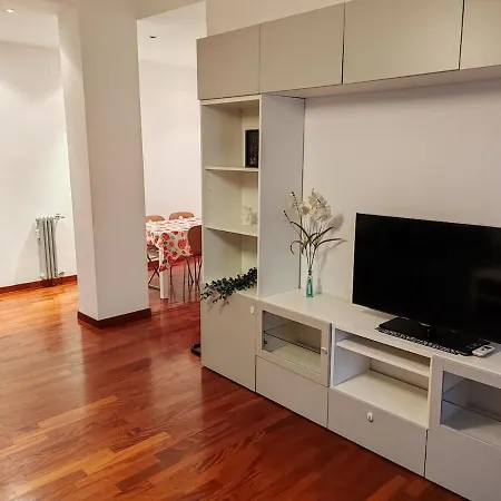For 8 People Near Metro Train Bus Station Tiburtina Apartment