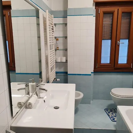 For 8 People Near Metro Train Bus Station Tiburtina