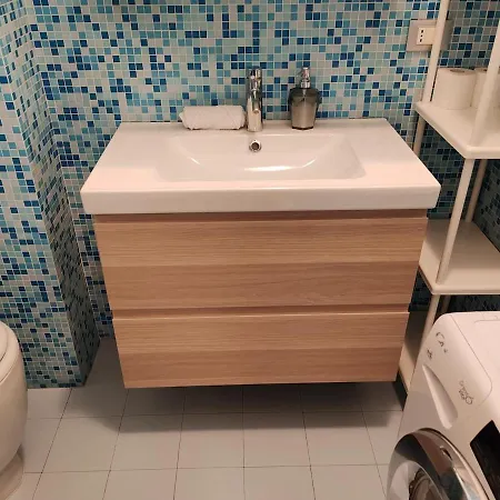 For 8 People Near Metro Train Bus Station Tiburtina Apartment