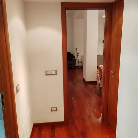 For 8 People Near Metro Train Bus Station Tiburtina