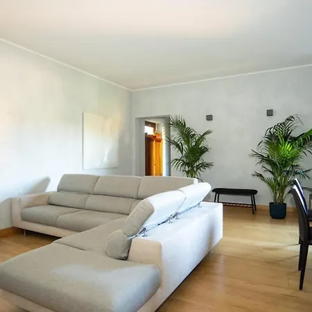 Divine View Apartment *