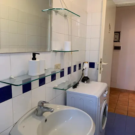 Apartment Flat Nearby Vaticano - Caracciolo 4 *