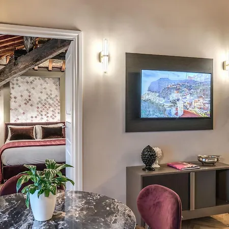 Appartamento Palazzo Ottavia - La Maison D'art Collection