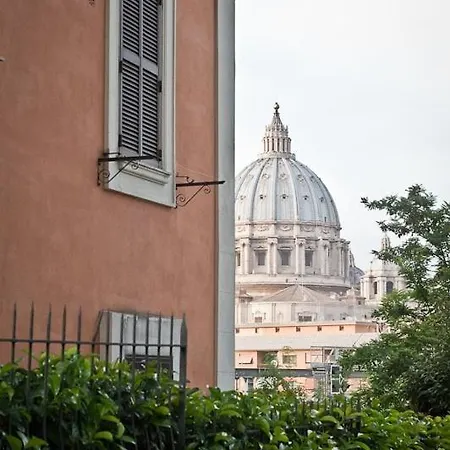 Cozy Artsy Near The Vatican *