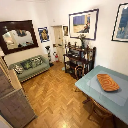 Apartment Cozy Artsy Near The Vatican