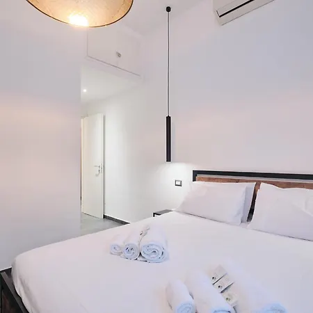 Elegante A Pochi Passi Dal Centro Apartment Rome