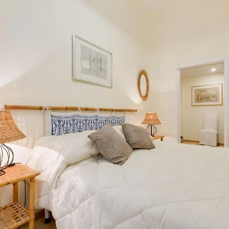 Apartment And Historic Rione Near Colosseo *