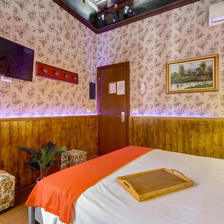 Clod's Pods Holiday home Rome