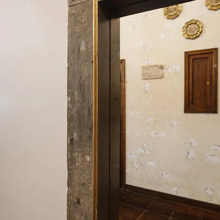 Domus Minelli Navona By Ghor