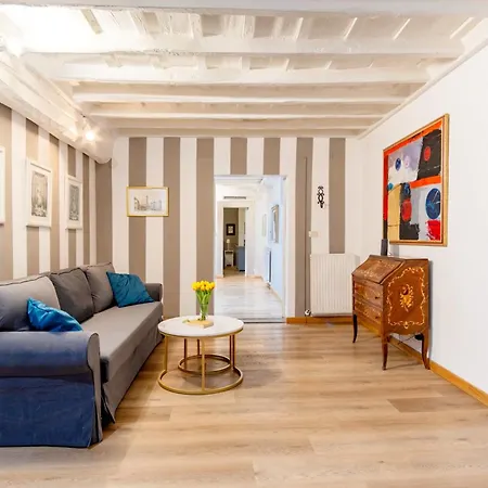 Apartment Elegantis Monti Rome