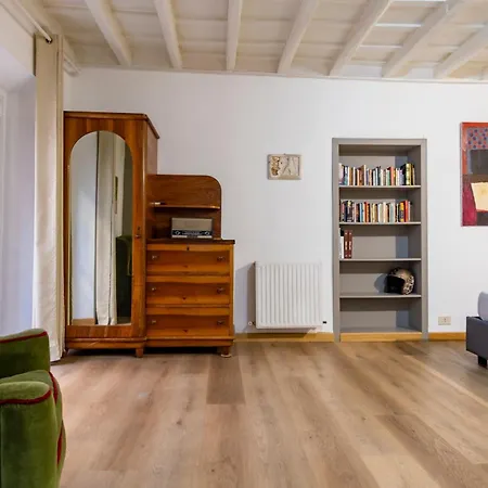 Apartment Elegantis Monti Rome