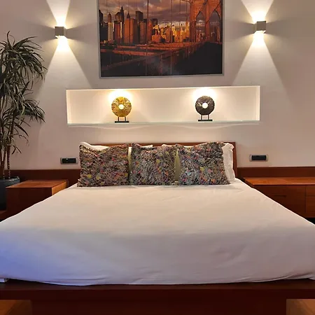 Eur Luxury For 4pp 2 Bedrooms Apartment *