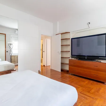 Apartment Eur Luxury For 4pp 2 Bedrooms Rome