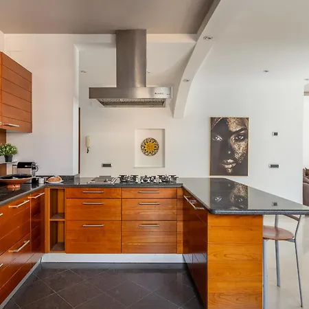 Eur Luxury For 4pp 2 Bedrooms Apartment *