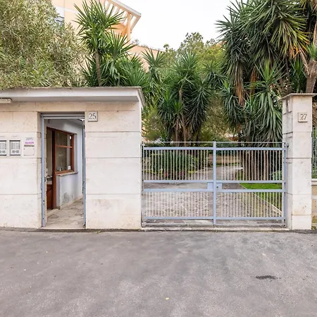 Eur Luxury For 4pp 2 Bedrooms Apartment *
