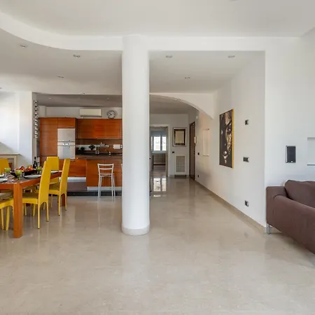 Apartment Eur Luxury For 4pp 2 Bedrooms *