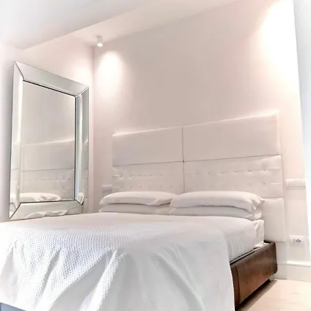 Exceptional Near Vatican Flat With Swimming Pool Apartment