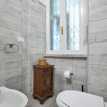 Apartment Domus Erasmo Rome