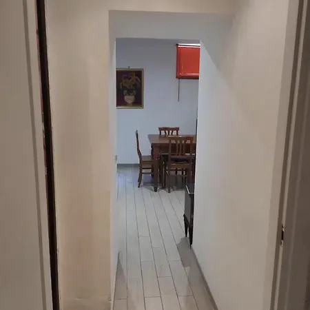 Apartament Garbatella Seminterrato Rzym