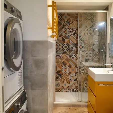 Apartment 10 Minuti Stazione Trastevere - Atelier 19 1bdr Rome