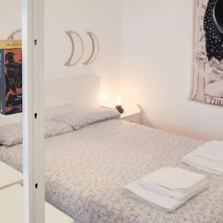 Apartment 10 Minuti Stazione Trastevere - Atelier 19 1bdr Rome