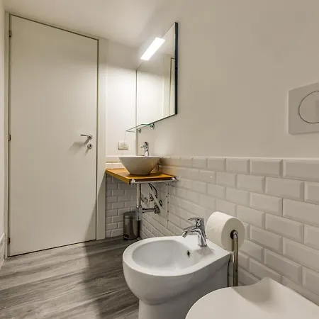 New Trastevere Apartment Rome