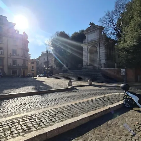 New Trastevere Apartment *