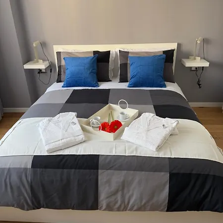Vb's Luxury Flat *