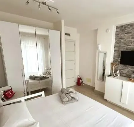Elegante A - Molteni Homestay Rome