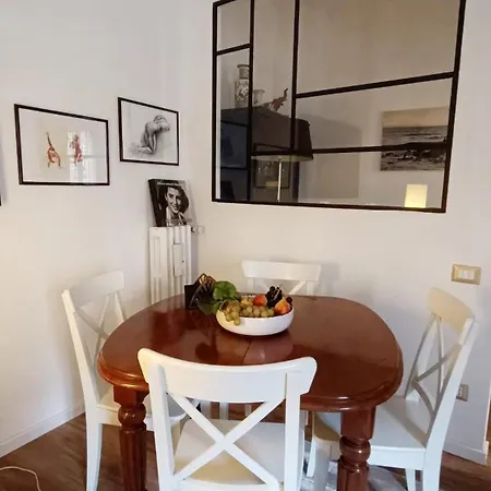 Apartment Apartment *