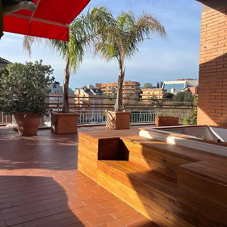 Luxury Penthouse With Terrace And Hot Tub *