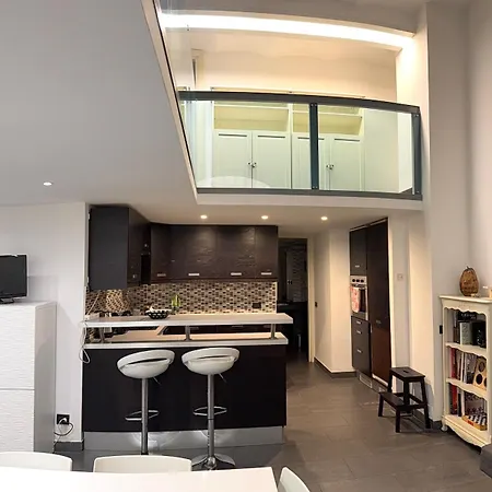Apartment Loft In Old Town Near Termini Station And Rome