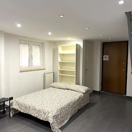 Loft In Old Town Near Termini Station And Rome