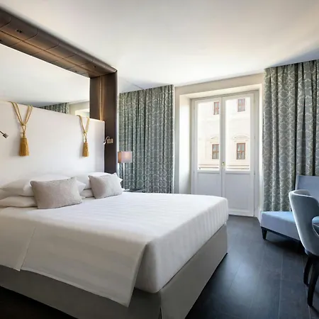 Sina Bernini Bristol Hotel 5*