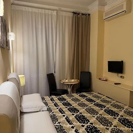 Glamour Center Of Рим